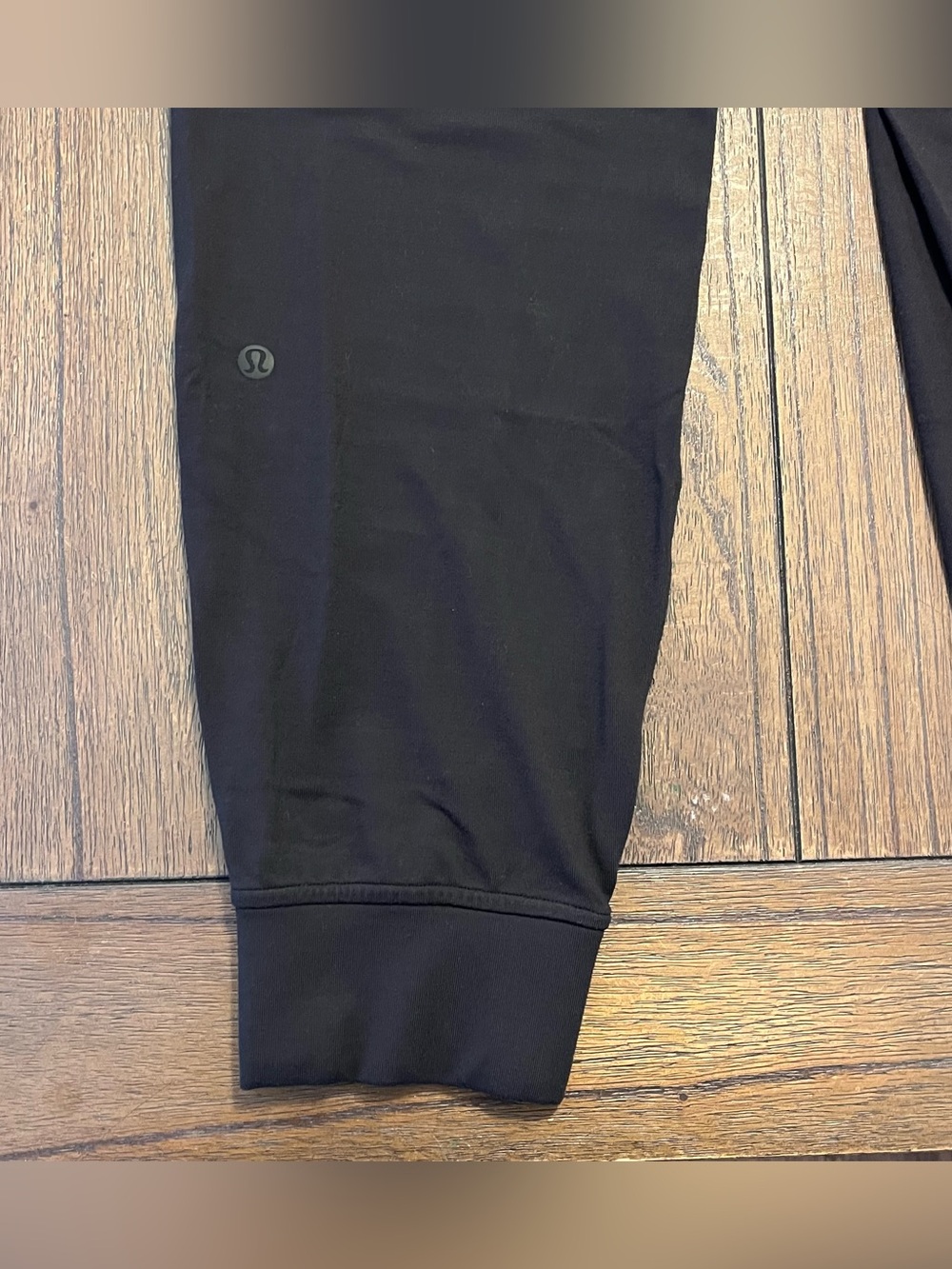 Lululemon Black Joggers Womens size 8 - Picture 5 of 6